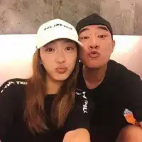 陈小春应采儿高清头像
