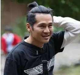 刘昊然梳小辫可爱盘点爱扎小辫子的男明星
