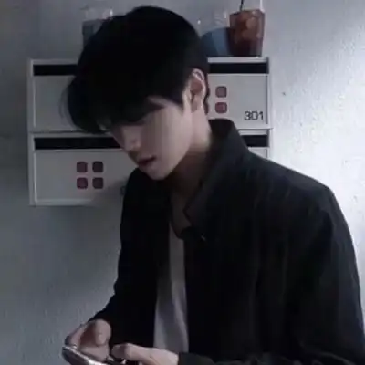 抖音最火男生头像伤感
