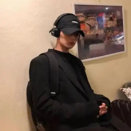 暗黑系忧郁孤独的头像触碰不到的回忆可爱点
