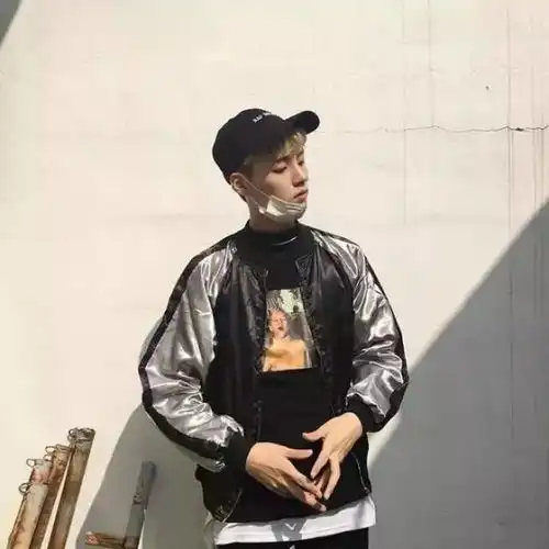 头像曾经的我们无话不说如今的你我能瞒就瞒

