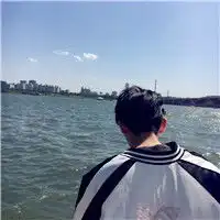 男生意境图片唯美头像高清背影,原谅我向来孤僻成性
