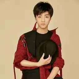 tfboys三宝同时换了微博头像啦
