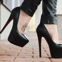 霸气女生穿高跟鞋头像微信头像图片大全
