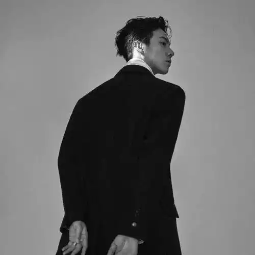 头像与其互相说服不如互相删除
