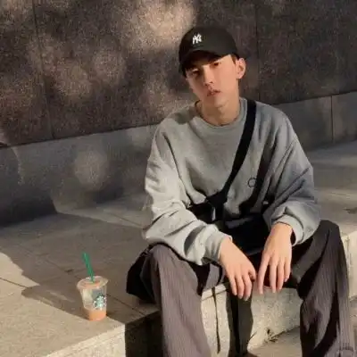 让人看到后心情变好的阳光男生头像干净又很舒心的男头
