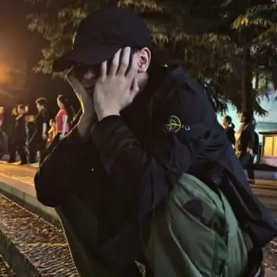 祁宋ins酷帅真人文艺范高冷男生头像
