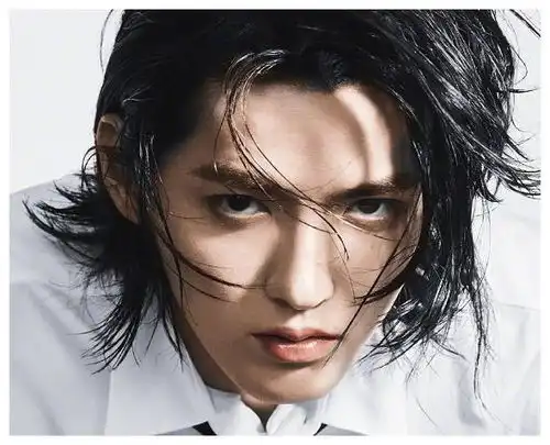 吴亦凡发量惊人,剪短后妥妥男神一枚,他是如何做到不脱发
