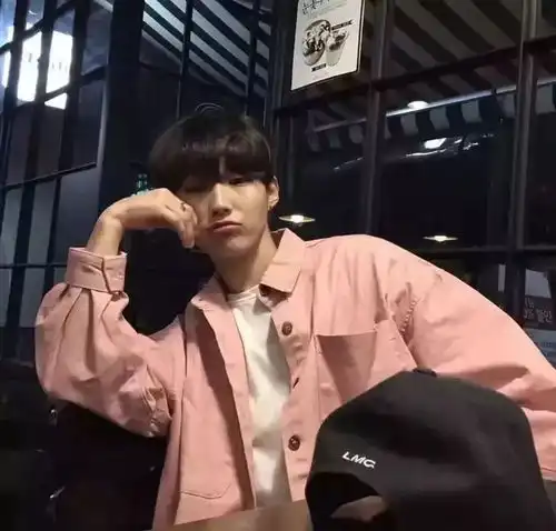 头像最近手头有点紧,能借你的手来牵么
