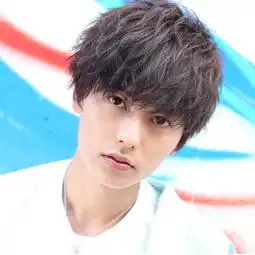 日系男士烫染发型
