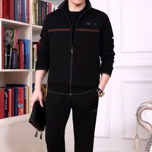 聪明中年男人早不穿衬衫了,冬天流行这样的套装,出门聚会有面子
