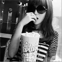 伤感黑白qq女生头像你离开了
