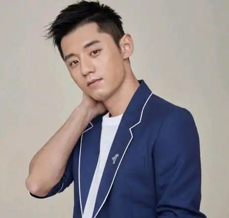 景甜分手后首谈感情问题,思考3秒后尴尬苦笑,张继科至今未回应
