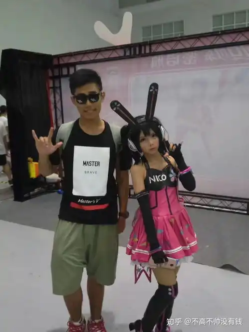 喜欢二次元的男生一般喜欢什么样的女生
