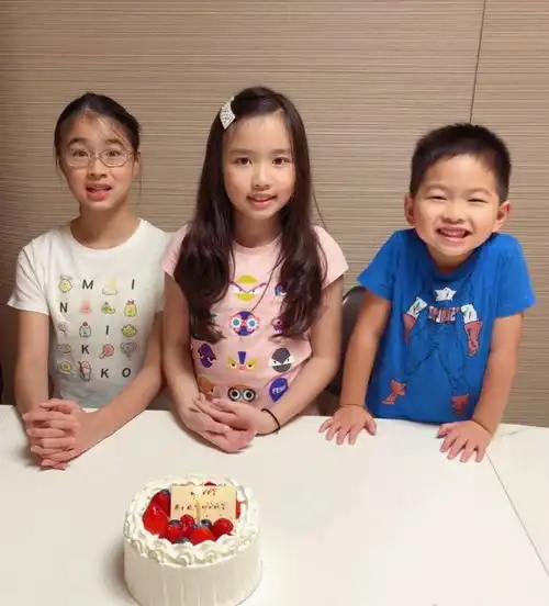 冻龄港星近照曝光网友直呼还像小姑娘曾被子女质问不雅照
