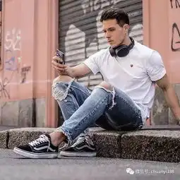 今天带兄弟们了解一下怎样穿街头风的单品撩倒大量妹子让你分分秒秒变男神
