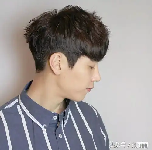 2018最帅气男神发型,非这4种莫属,剪完立马帅
