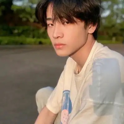 炫酷又很小清新的男生微信头像无需付出的岁月都不是真正的生活
