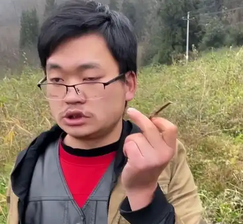 网红靠模仿王宝强出名,直播连线马蓉,叫嚣王宝强有本事就去告他

