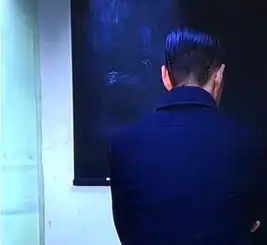 周一围这次的大背头让人引起不适,网友能从他头上刮出3斤油来
