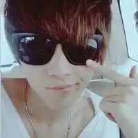 戴墨镜男头像2020
