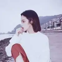 qq头像短发女生高冷个性短发头像女生气质高冷
