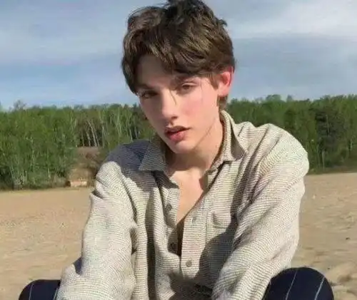 俄罗斯出现阴盛阳衰,男性比女性还少1千多万当地人告诉你
