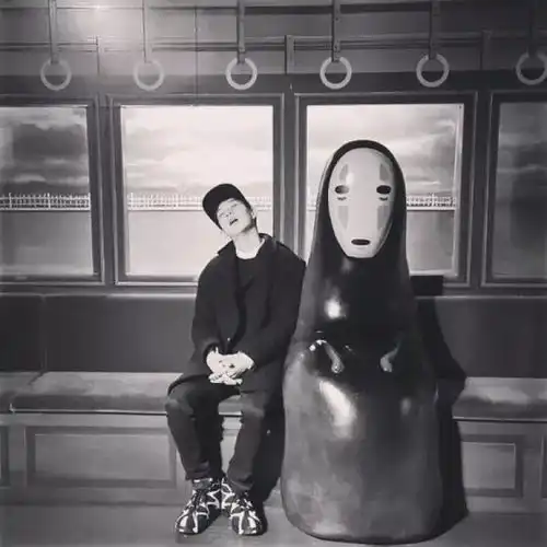 你的所谓成熟,不过是精神早衰
