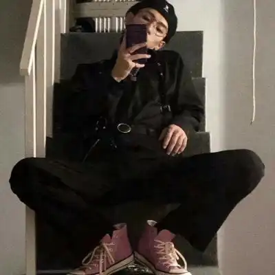 沫兮微信精美男生时尚意境成熟男生头像我要个性网

