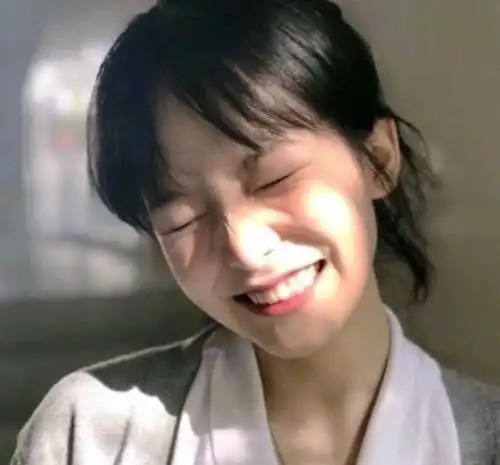 最令男生着迷的星座女,自以为丑小鸭,千万直男的梦中女神

