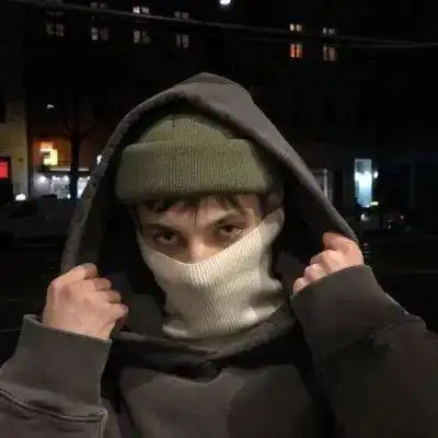 头像不要以为和你熟悉的人会善待你有时候他们比陌生人还要可怕
