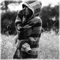 求配的情侣头像,要求同样风格男人背影小清新最好
