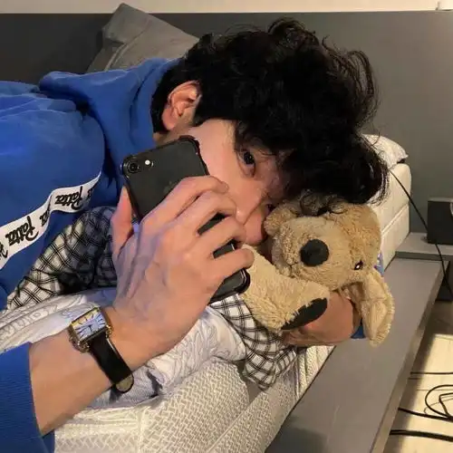 不接谁的花,不陪谁长大不恋爱文案
