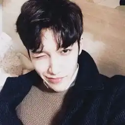 男头韩范来自蓝蓝蓝胖子就是哆啦a梦
