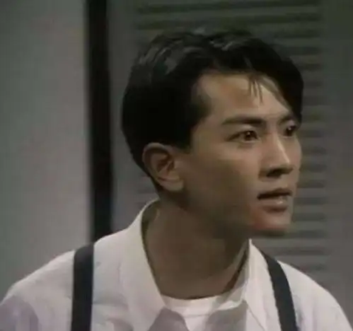 唯一留长发不娘的男星,留了短发后,网友直言秒杀一切小鲜肉
