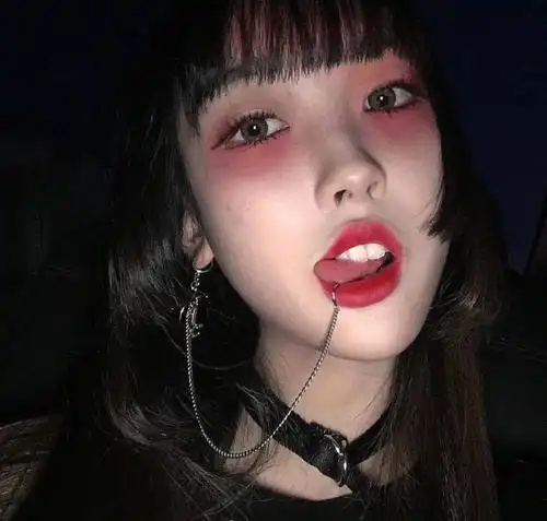 陪伴胜过言语,细节胜过情话
