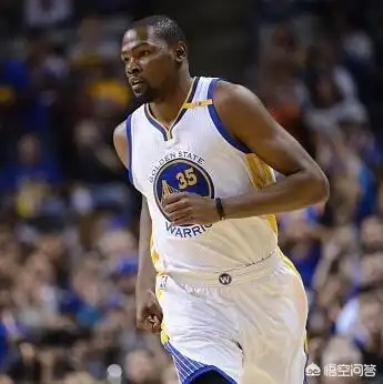 面对巅峰期越来越少的詹姆斯,湖人夏天该如何组建争冠阵容
