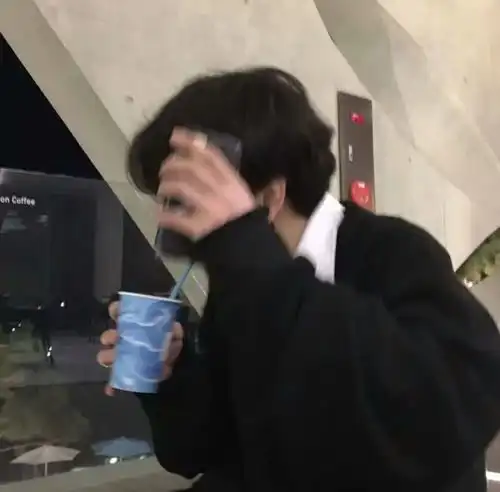 动漫男头我好像只能袖手旁观的看着你喜欢上别人
