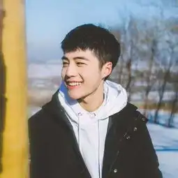 青春男生阳光大图

