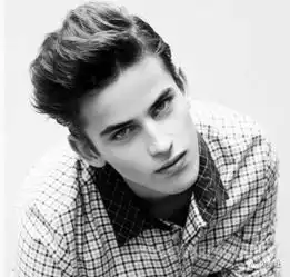 男生莫西干发型
