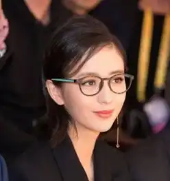 佟丽娅终于走出出轨门,剪了短发会变网红吗
