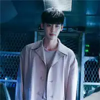w两个世界超帅李钟硕二硕头像

