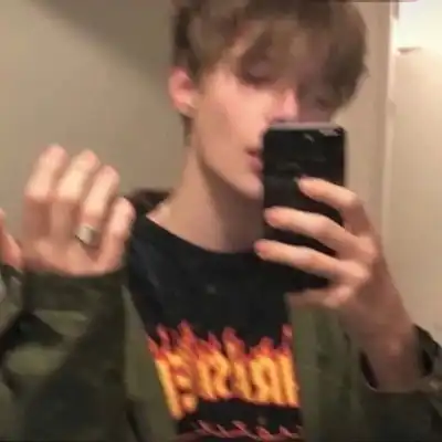 好看的男头像帅气成熟