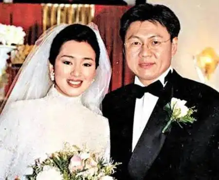 遭两个男人翻脸,巩俐一代巨星,她的执拗你想象不出来

