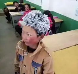 心疼冰花男孩,更心疼云南香格里拉巴拉格宗的这个康巴汉子
