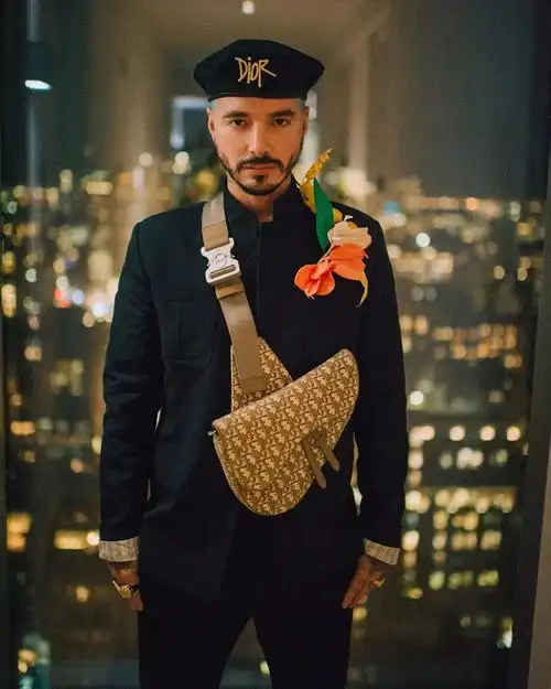 他居然是今年潮流圈最火的男明星