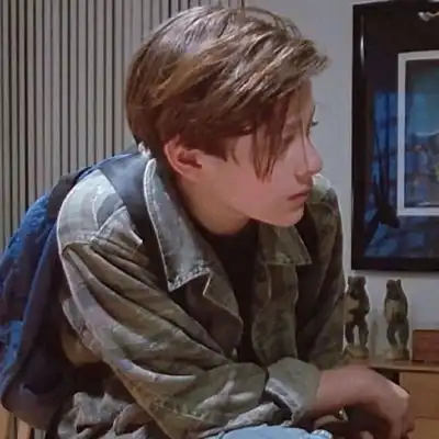 最新稳重清新俊逸的干净男生头像这些美好和温柔都会如约而至.
