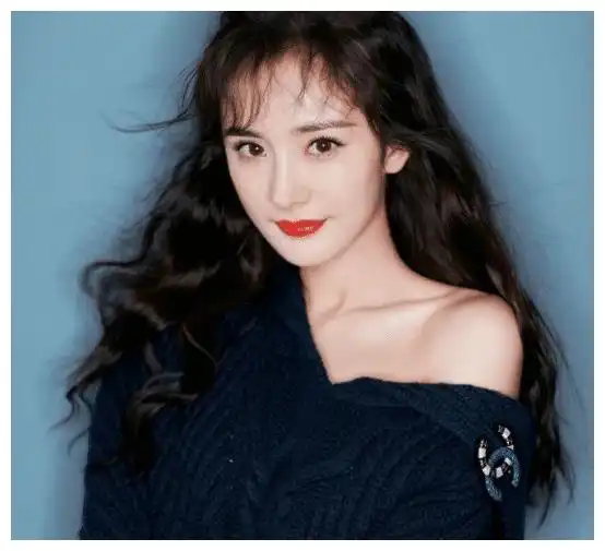 女明星刚出道的样子,最真实的颜值,杨幂变化最大
