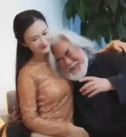 73岁张纪中再当爸,42岁娇妻晒验孕棒,打了多少人的脸
