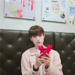 最新版2018男生帅气小清新手机控头像他是我不能拥抱的太阳
